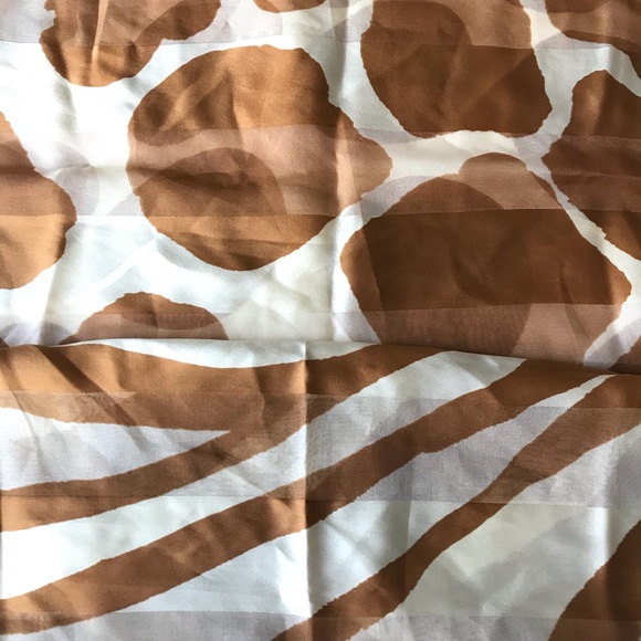 🌸HP🌸 SYMPHONY Vintage Animal Print Scarf - Picture 4 of 8